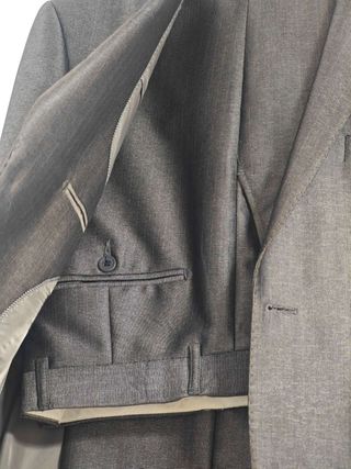 Traje de hombre gris talla 50