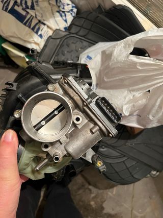 Colector Admisión Toyota Avensis Gasolina 2016