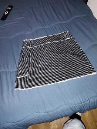 Falda de rayas blanco y negro