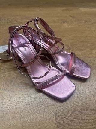 Sandalias Stradivarius rosa dorado