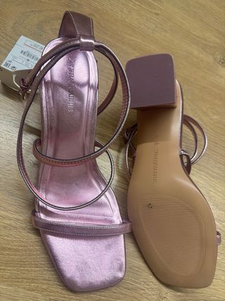 Sandalias Stradivarius rosa dorado