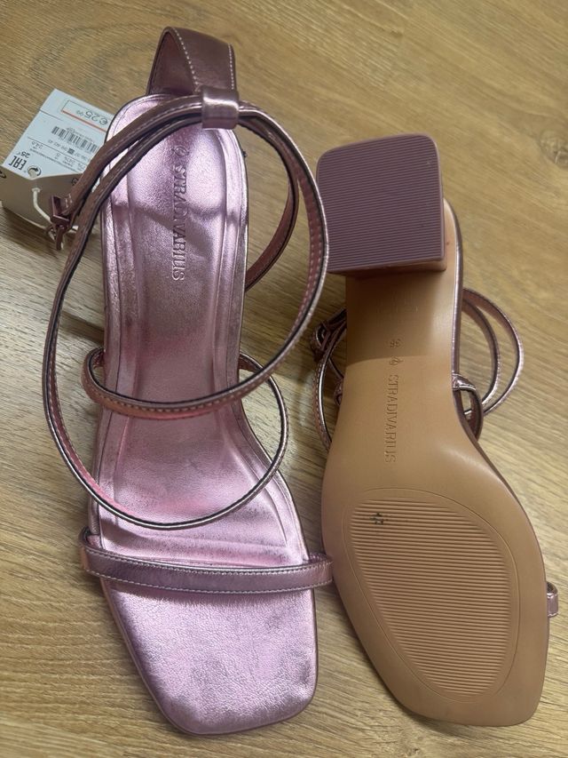 Sandalias Stradivarius rosa dorado