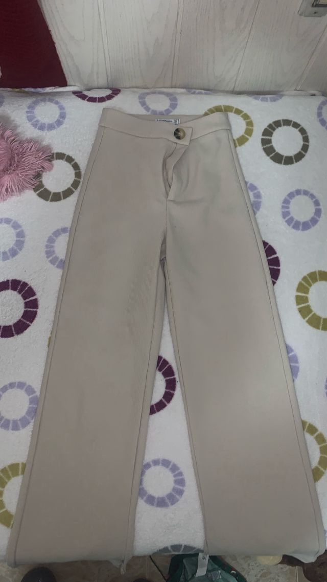 Pantalón Stradivarius textura rallado beige T.32