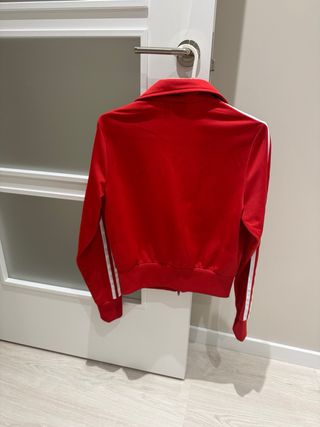 Chaqueta deportiva Adidas roja