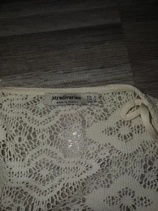 Top corto encaje blanco.