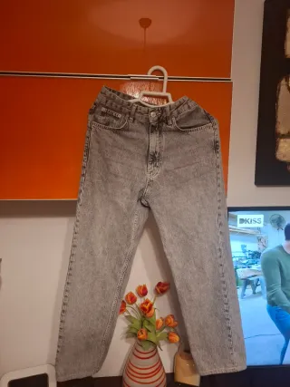 Pantalón vaquero Pull and Bear chico T.36