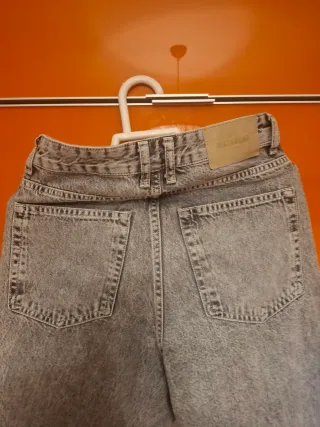 Pantalón vaquero Pull and Bear chico T.36