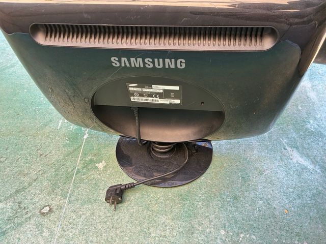 2x Monitores Samsung SyncMaster 2032BW 21