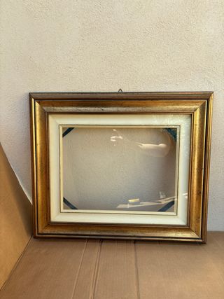 Cornice Vintage Dorata con Vetro