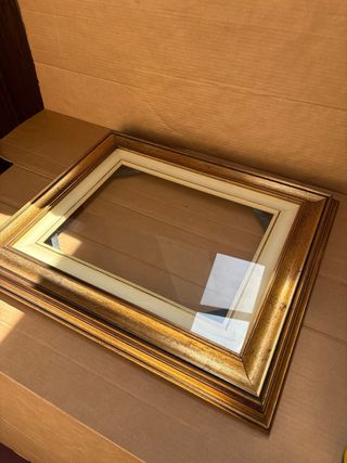 Cornice Vintage Dorata con Vetro