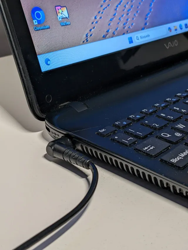 Portátil Sony Vaio - i7 5500U - 8GB RAM