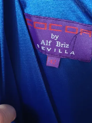 Vestido largo azul con cinturón de cuerda