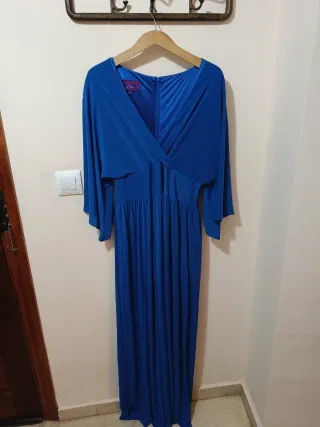 Vestido largo azul con cinturón de cuerda