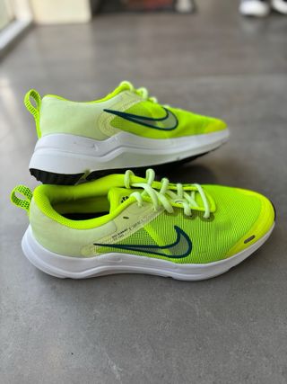 Nike Downshifter 12 Amarillo Neón