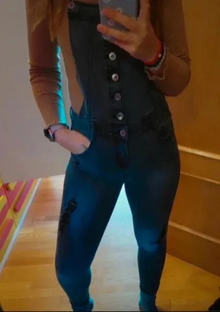 Mono vaquero Stradivarius desgastado