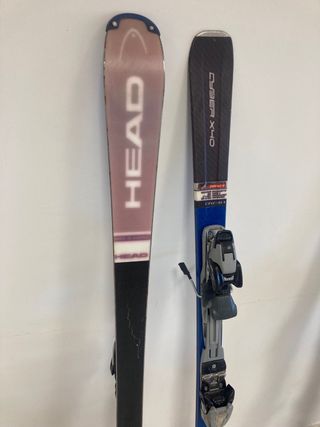 Esquís Head Cyber X4 con fijaciones Marker.