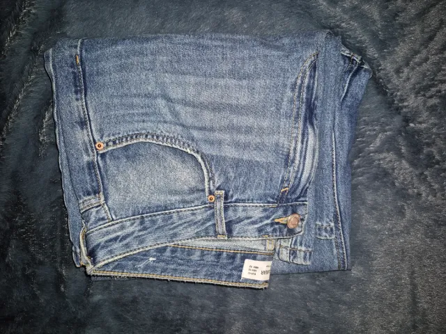 Pantalón ancho vaquero azul prácticamente nuevo