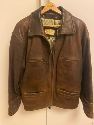 Abrigo de piel marrón para hombre