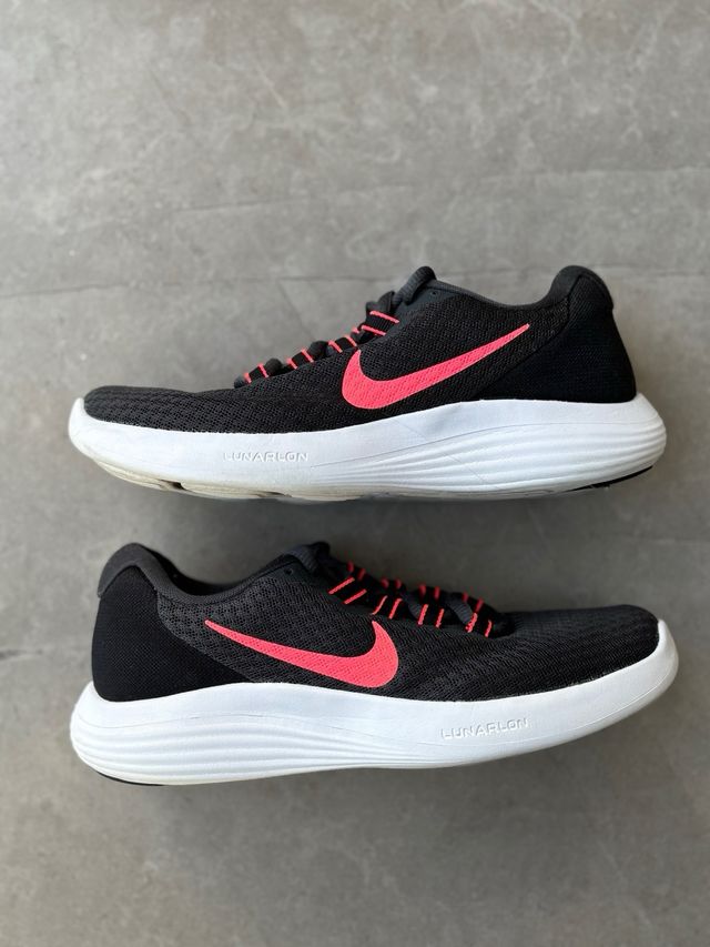 Zapatos Nike Lunar Converge Negro y Rosa