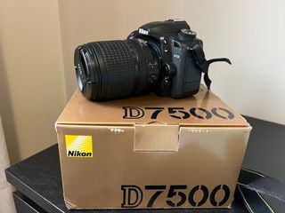 Nikon D7500 + Objetivo 18-140mm