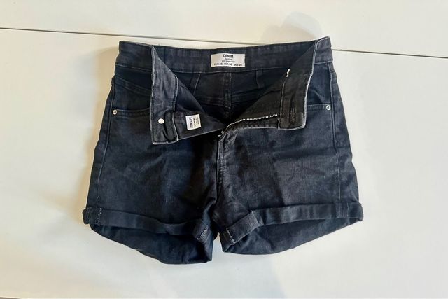 Tejanos cortos Bershka negros Talla M
