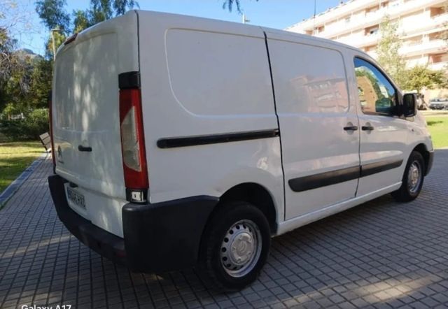 Alquiler furgonetas y coches