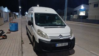 Alquiler furgonetas y coches