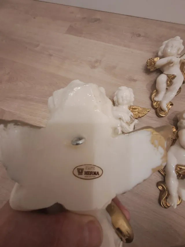 Angeli in alabastro con strumenti musicali