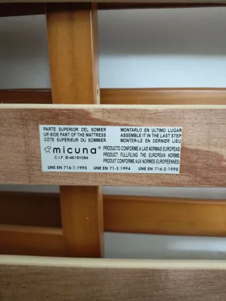 Cuna Micuna madera con cajón. Incluye colchón