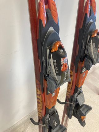 Esquís Atomic R-11 1.60 con fijaciones
