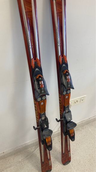 Esquís Atomic R-11 1.60 con fijaciones