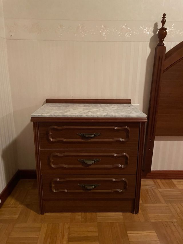 Cabecero y 2 mesitas de noche