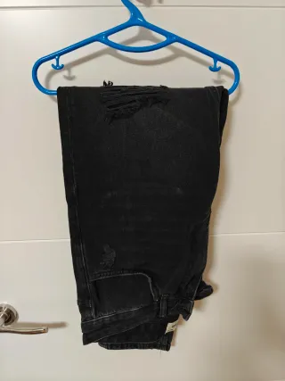 Pantalón Negro Pull and Bear Talla M