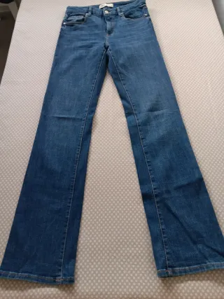 Pantalón vaquero tiro medio