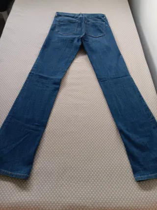 Pantalón vaquero tiro medio