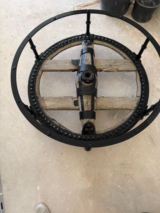 Mesa antigua de madera y metal de años 1870-1880