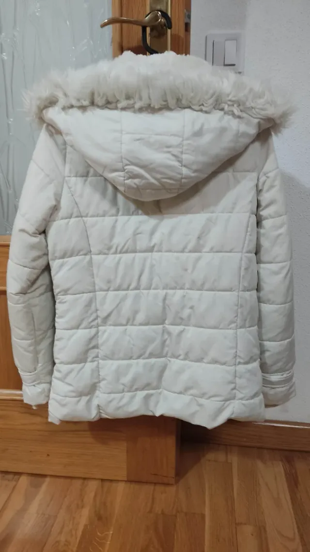 Abrigo acolchado mujer con capucha