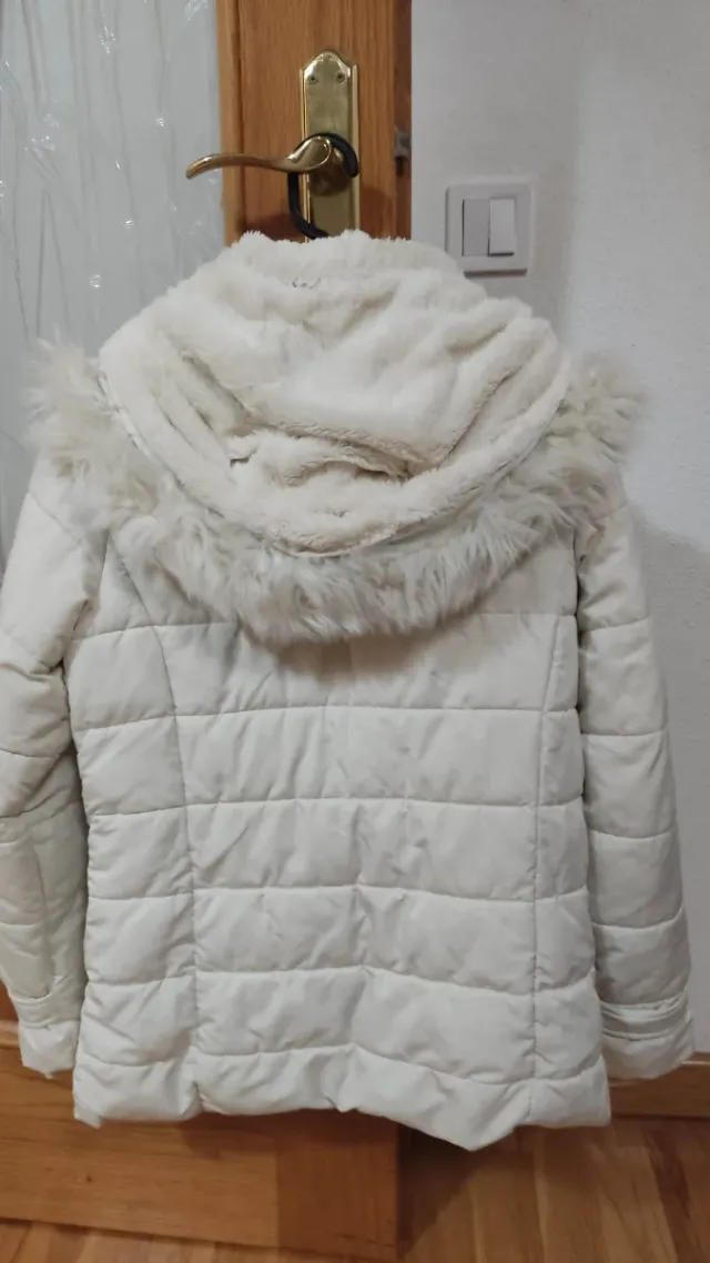 Abrigo acolchado mujer con capucha