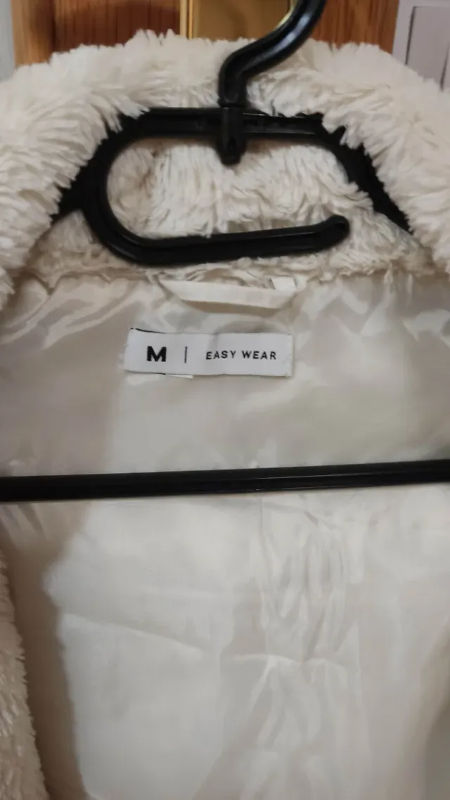 Abrigo acolchado mujer con capucha