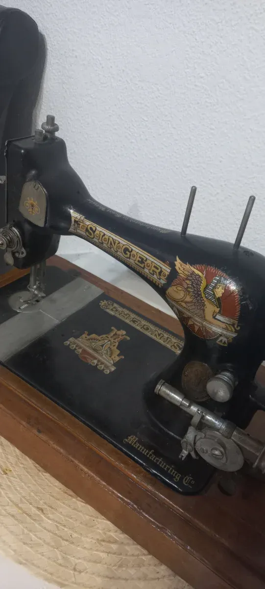 Máquina de coser Singer antigua