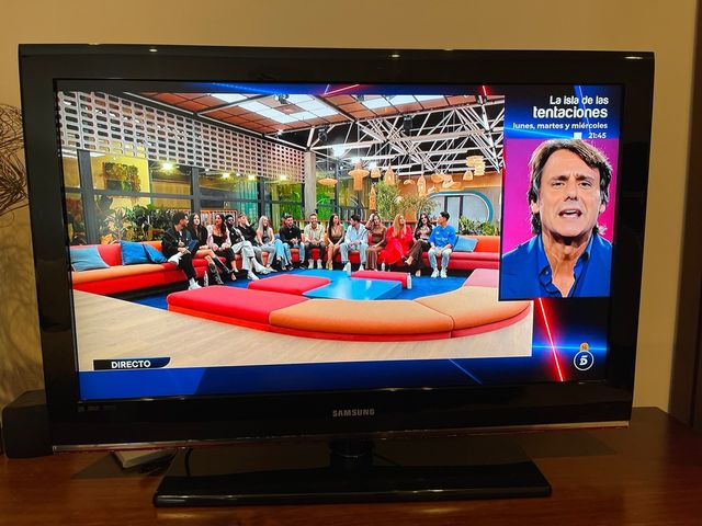 Televisión Samsung 40” LCD