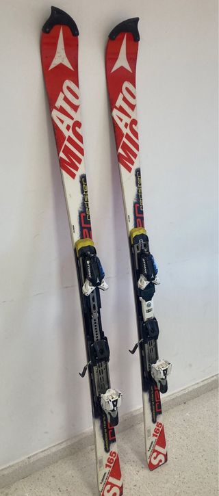 Esquís Atomic 165cm sin fijaciones