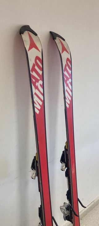 Esquís Atomic 165cm sin fijaciones