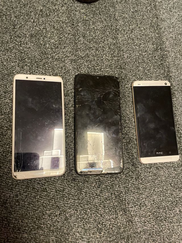 se venden móviles para piezas