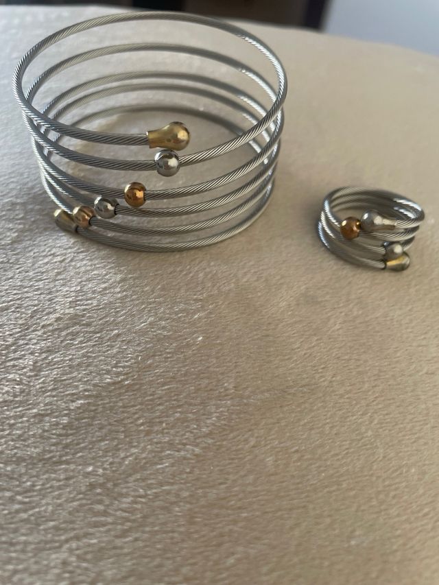Brazalete y anillo acero espiral