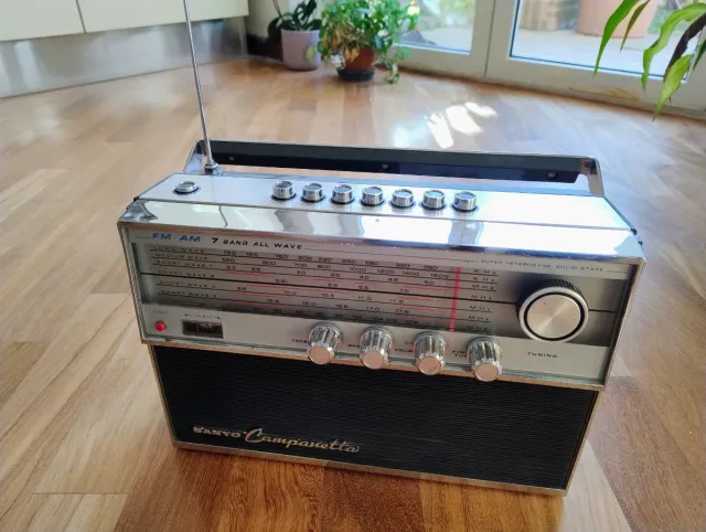Radio Sanyo Campanetta FM/AM 7 Band