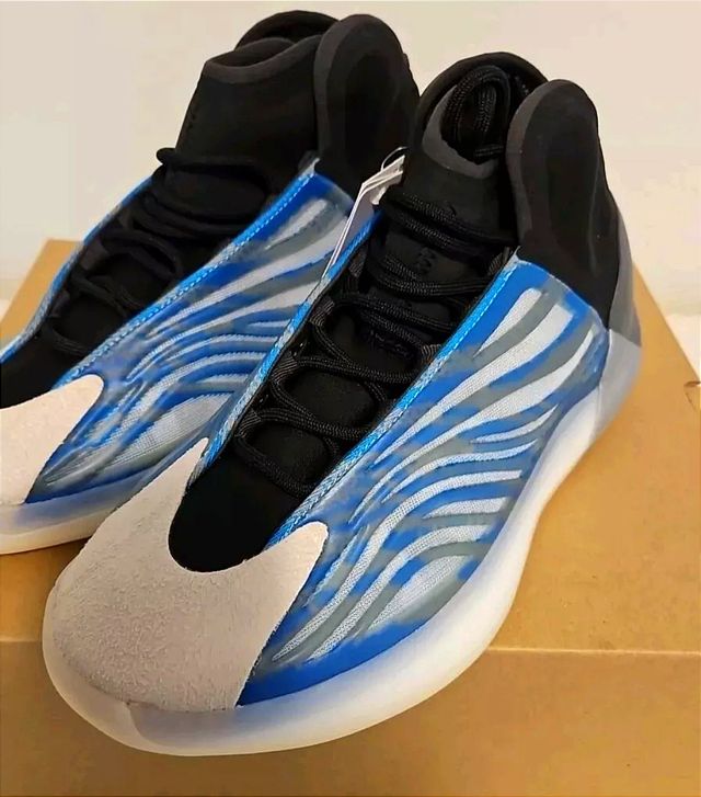 Yeezy QNTM Frozen Blue 23 Dic 2020