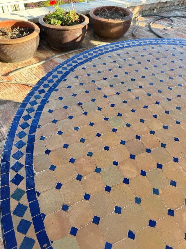 Mesa de mosaico de piedra natural