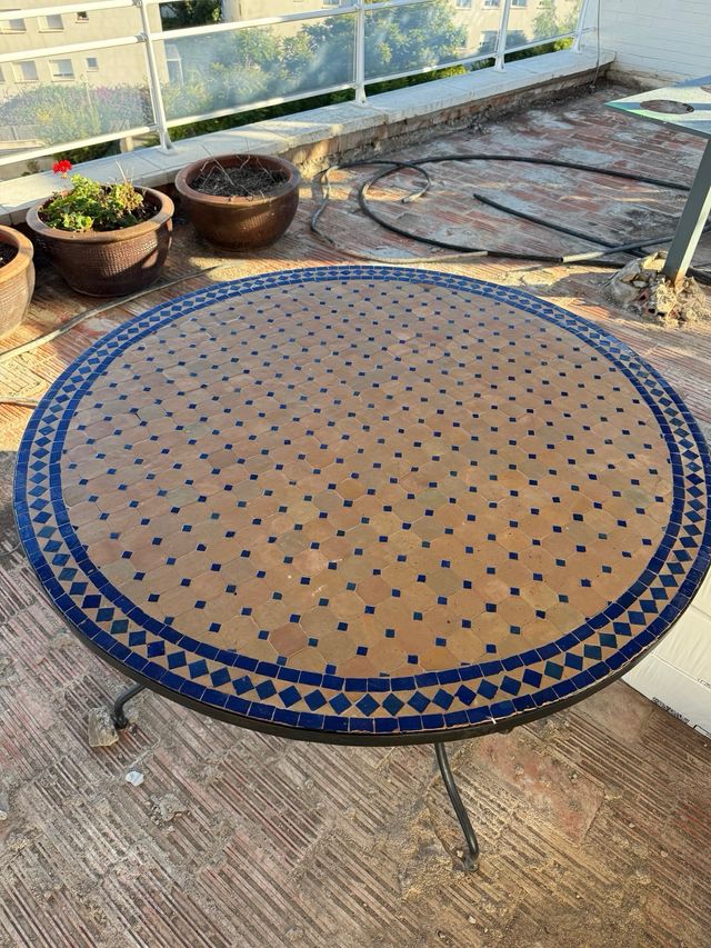 Mesa de mosaico de piedra natural