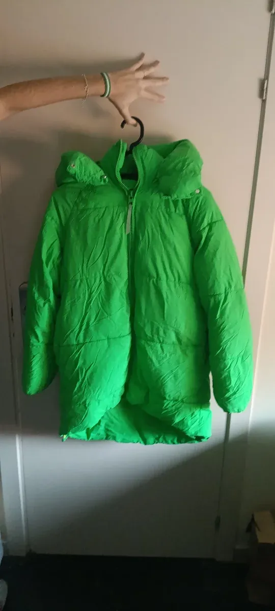 Abrigo verde acolchado Zara